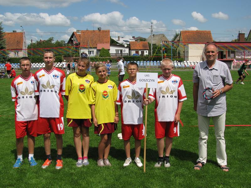 Reprezentacja UKS w Goszczynie na 41. Międzynarodowych Mistrzostwach Polski w Ringo, Bartoszczyce, 6-7 lipca 2013 r.